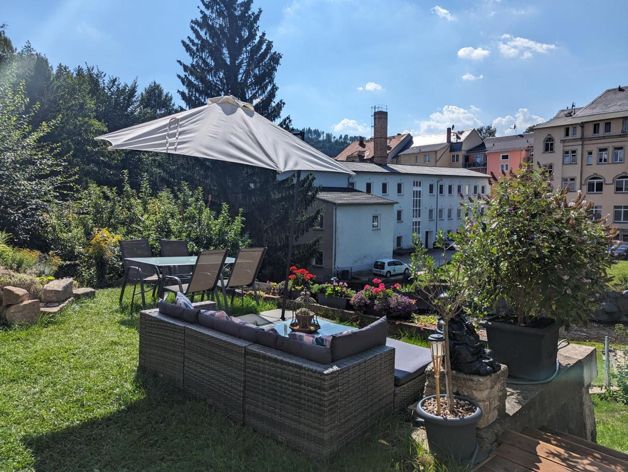 F2 - Urlaubsmagie Sauna, Whirlpool, Pool & Garten Sebnitz Exterior foto